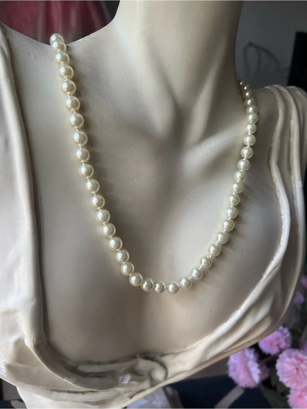 Vintage Cream Faux Pearl Strand Necklace no flaws
